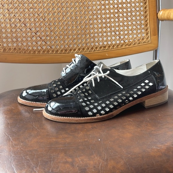 Vintage patent leather cut out loafers - Picture 1 of 4